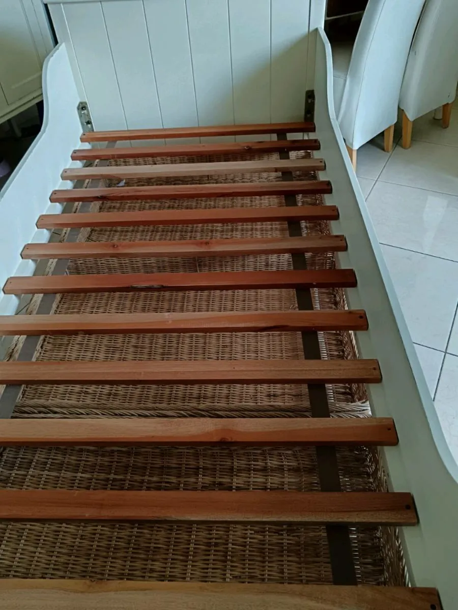 Single bed - Image 4