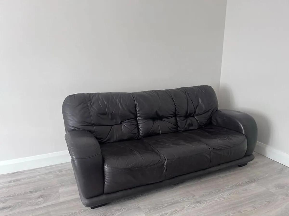 3 Seater + Single leather sofa set - Image 1