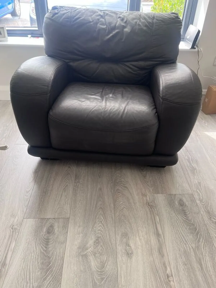 3 Seater + Single leather sofa set - Image 2