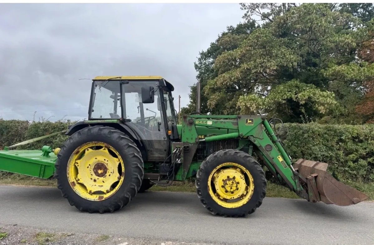 John Deere 2850 loader Tractor - Image 2