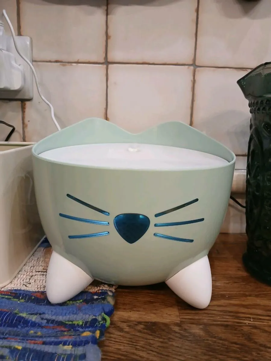 Cat Fountain - Image 1