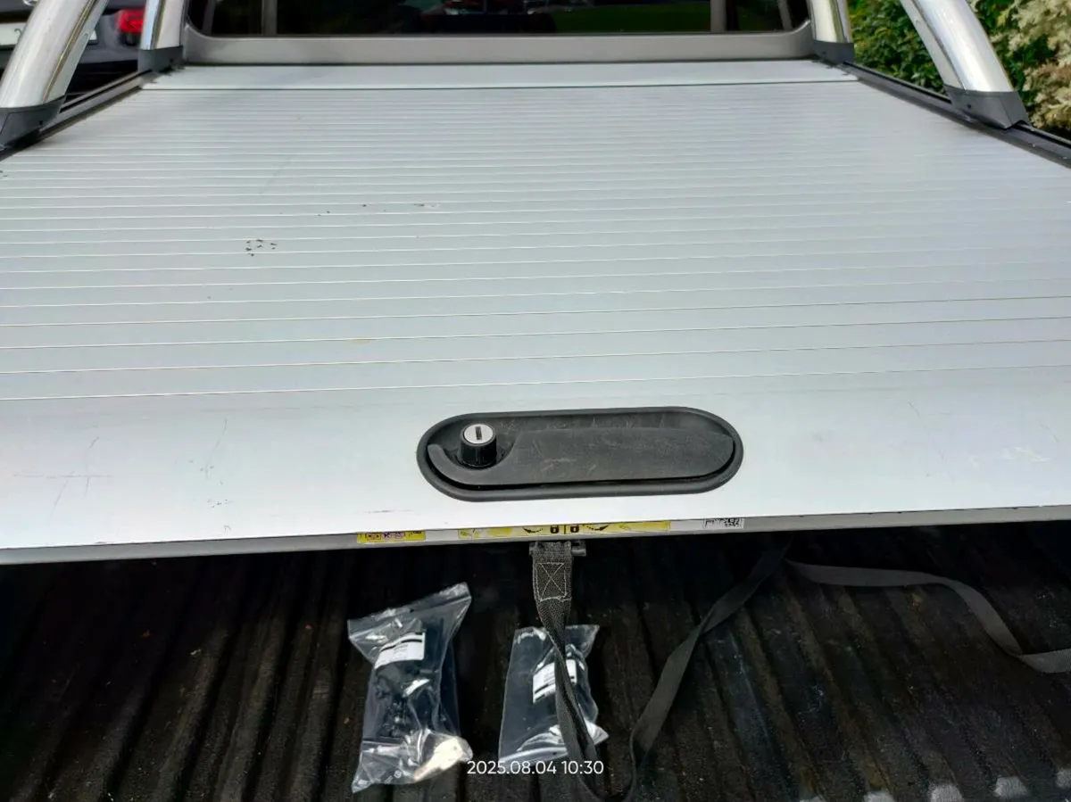 Mountain Top Roll Tonneau cover for NP300 - Image 3