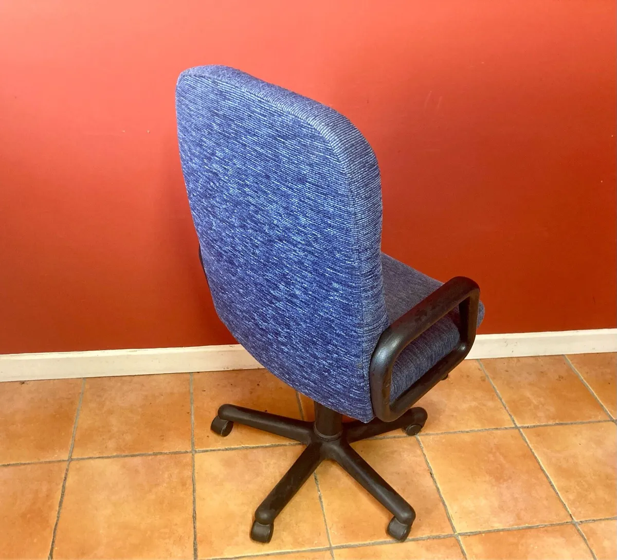 Comfortable Blue Office Chair - Image 3