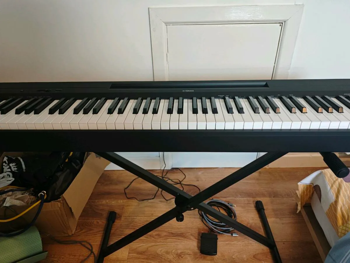 Yamaha P145 electric piano - Image 2