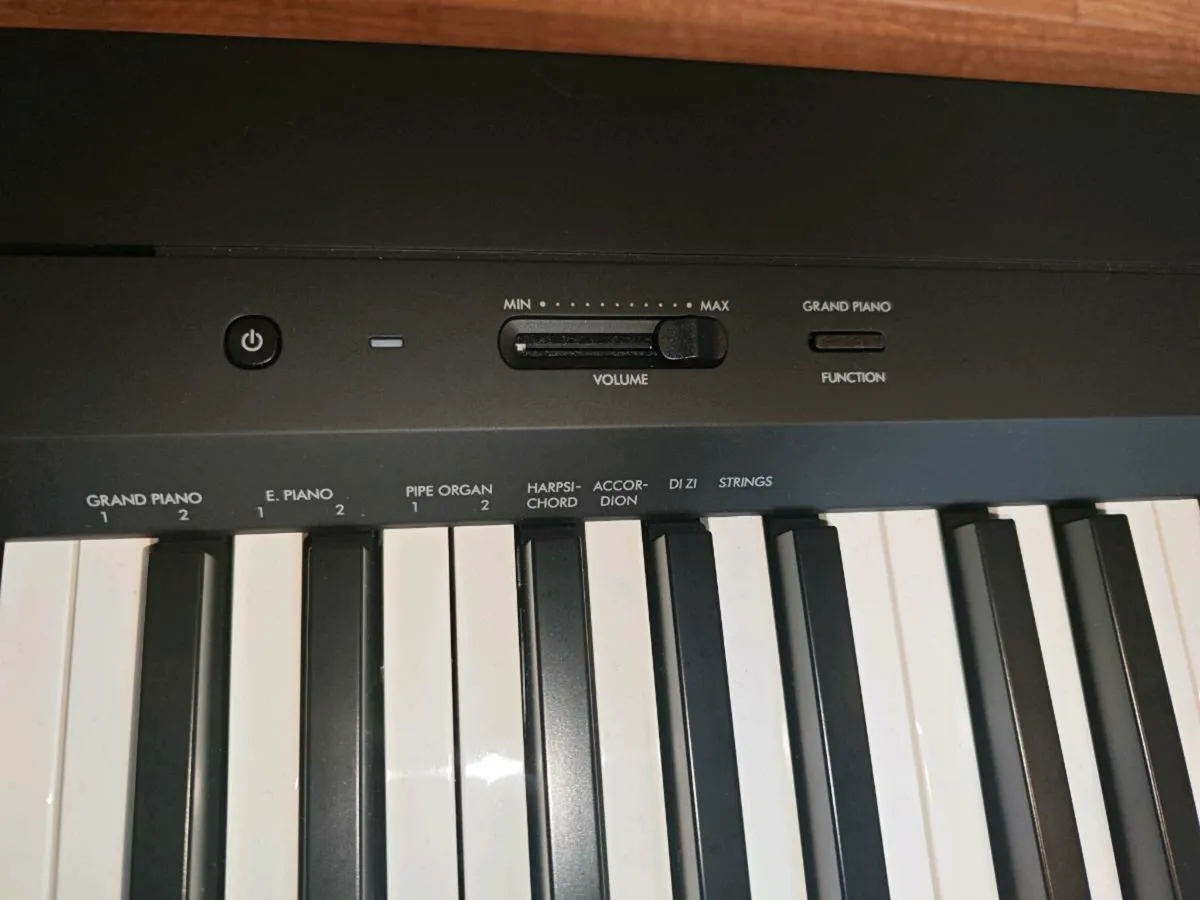 Yamaha P145 electric piano - Image 3
