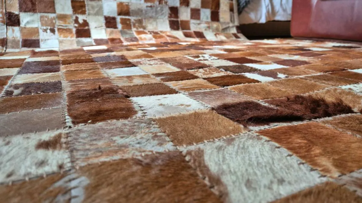 Genuine cowhide brown large rug - Image 4