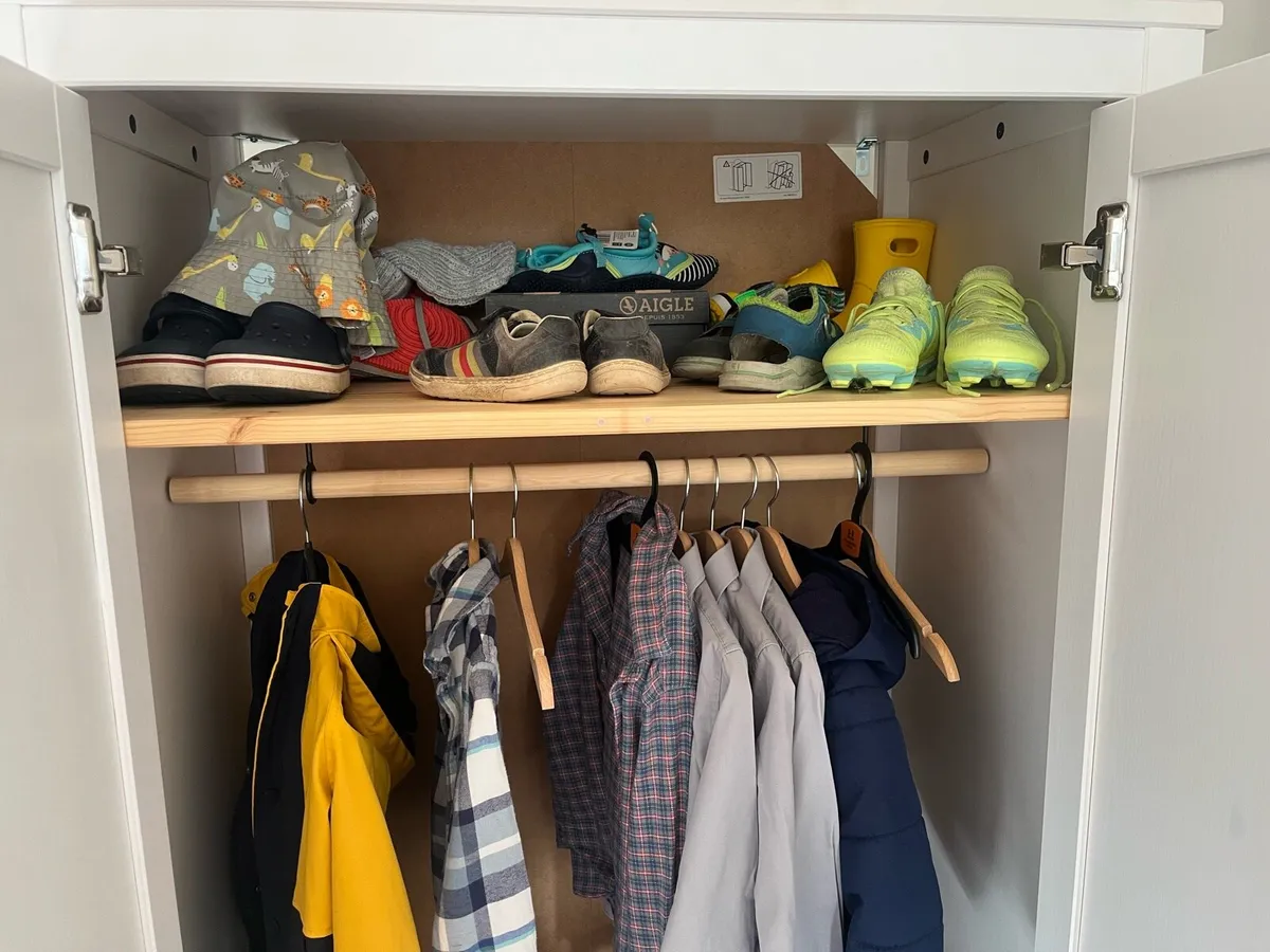 Child’s wardrobe - Image 3