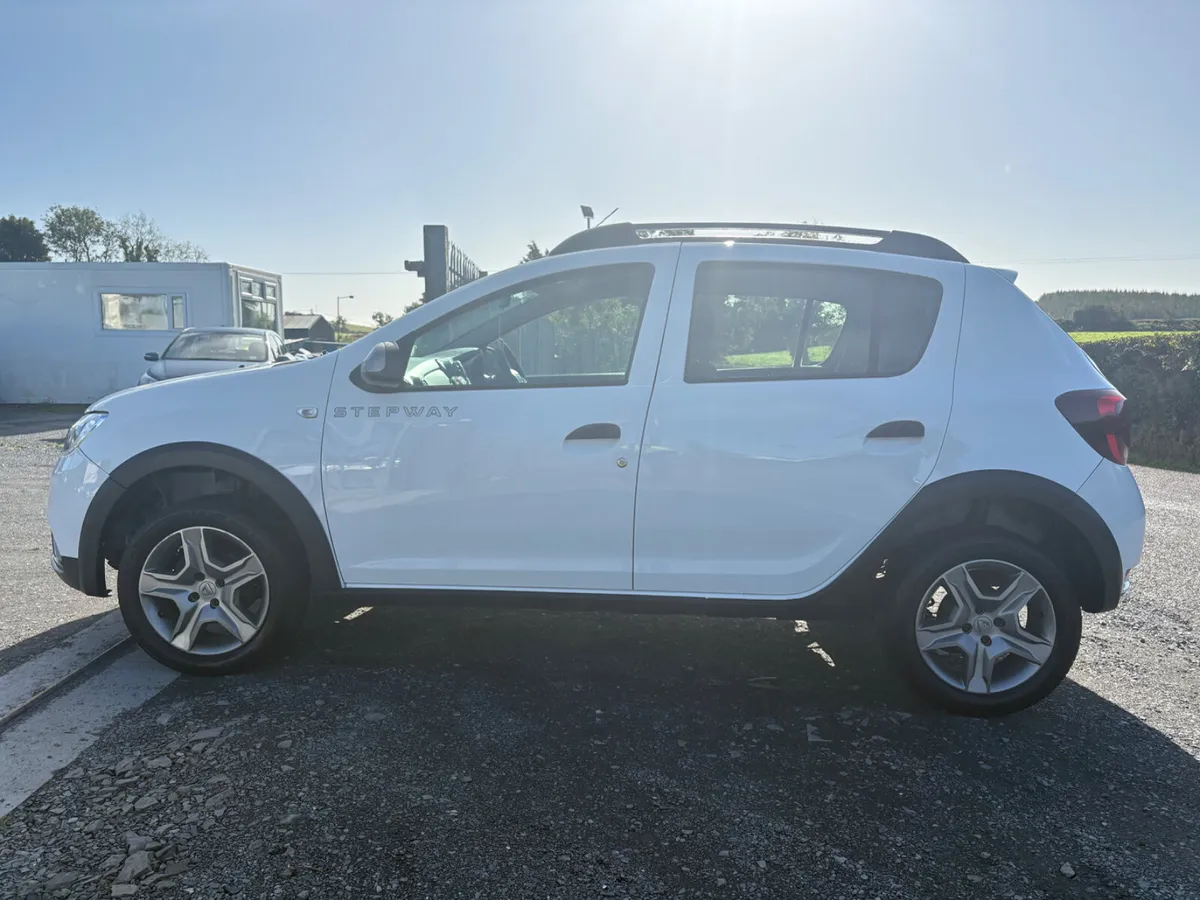 Dacia Sandero Stepway 2018 0.9L petrol - Image 4