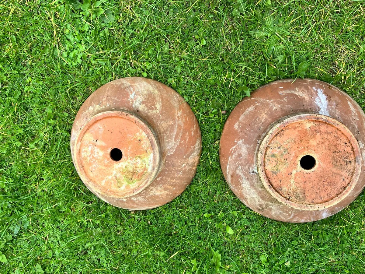 Two ceramic pots - Image 1