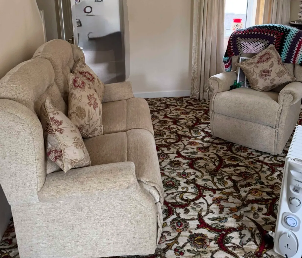 New recliner & Armchair