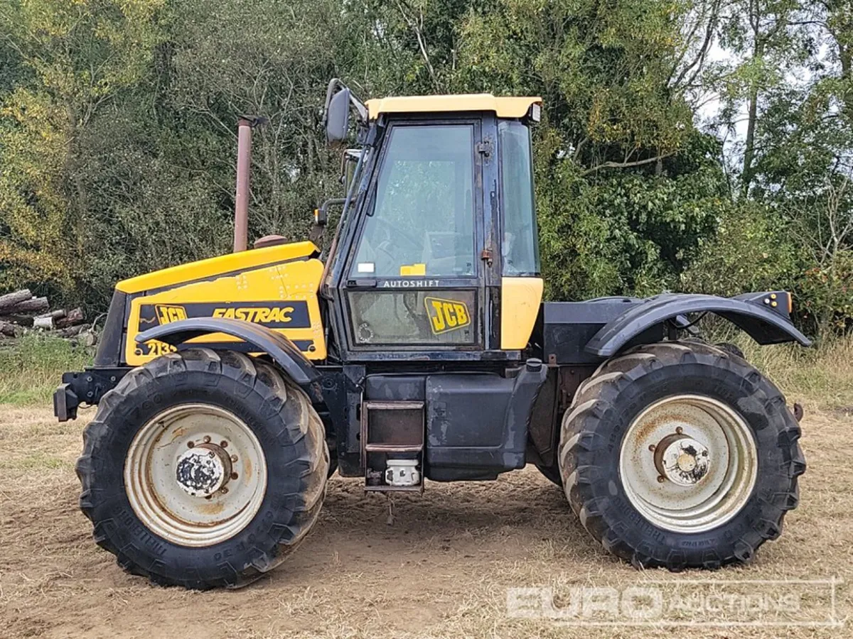 JCB FASTRAC 2135 - Image 2