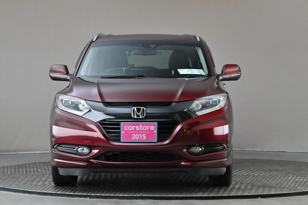 Honda Vezel 1.5 Hybrid Auto  half Leather reverse - Image 2