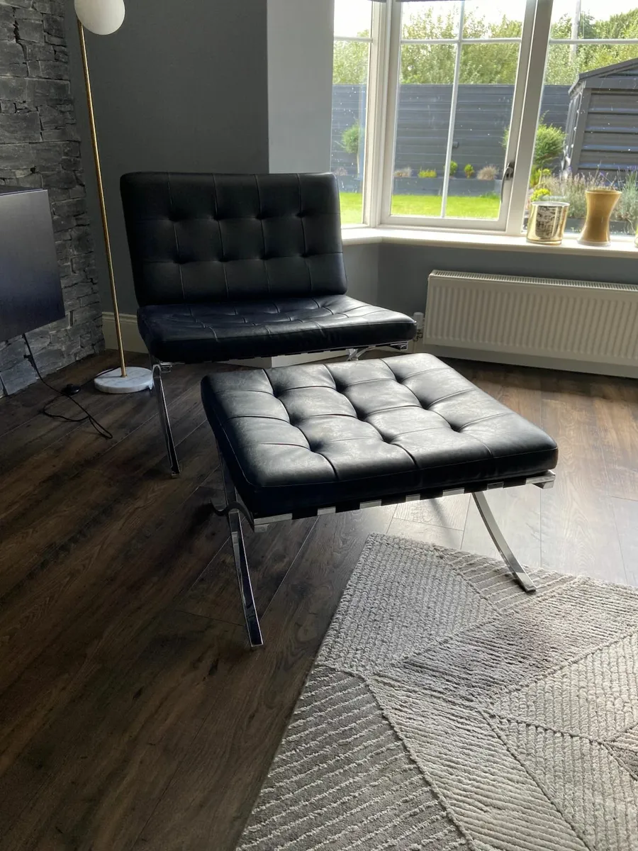 Barcelona Chair & Footstool, rug and coffee table - Image 1