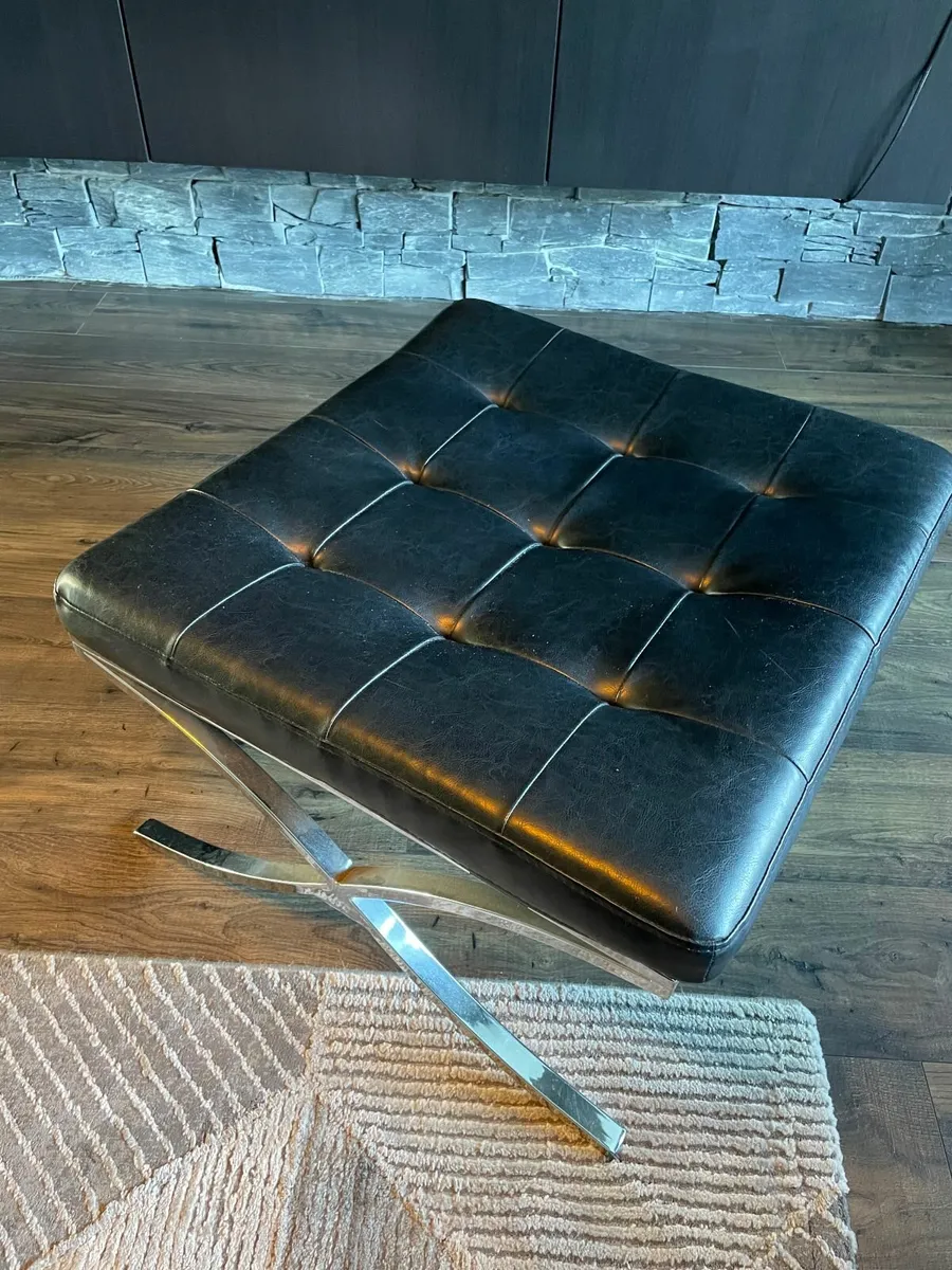 Barcelona Chair & Footstool, rug and coffee table - Image 2
