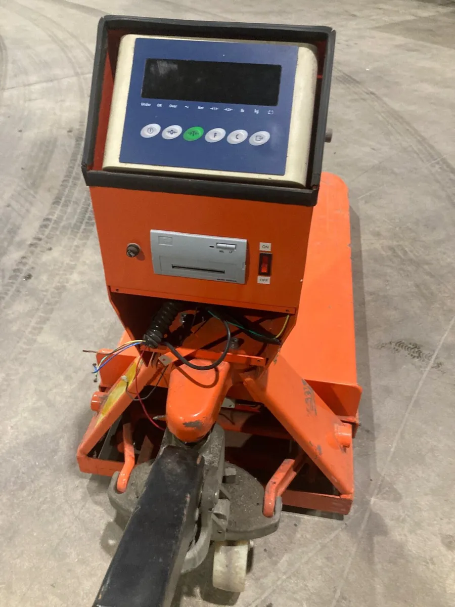Hand operated pallet truck with scales - Image 2
