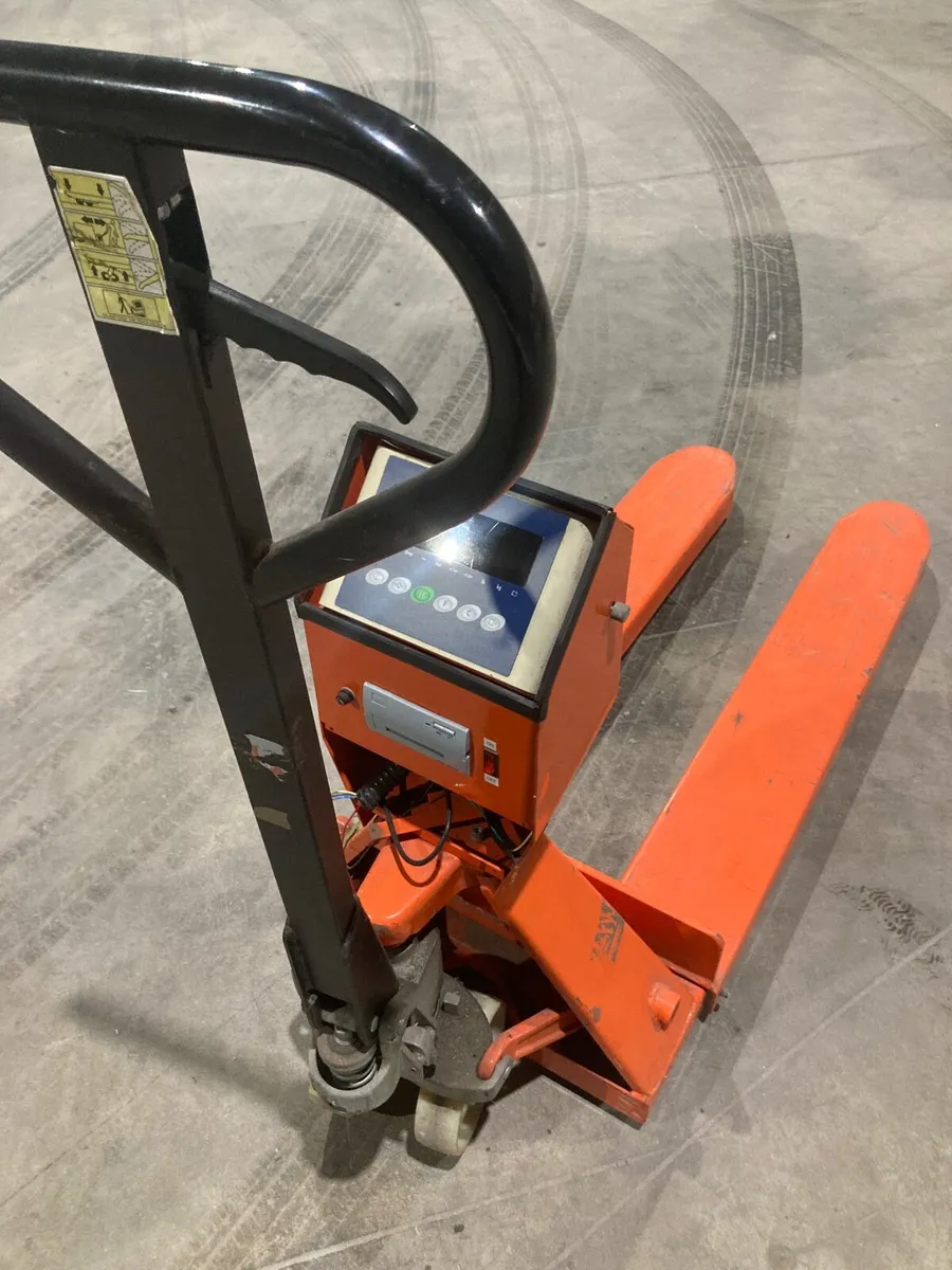 Hand operated pallet truck with scales - Image 4
