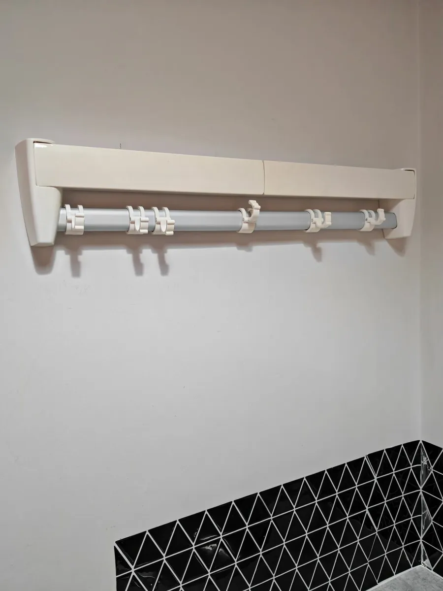 Wall mounted foldable Clothes airer