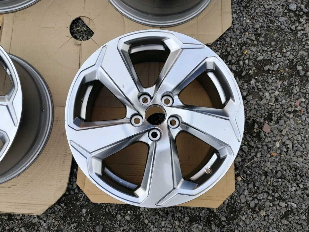18" Toyota alloy wheels. - Image 4