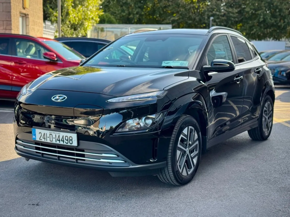 Hyundai Kona Kona EV Executive 39 Kwh  Demo Sale - Image 3