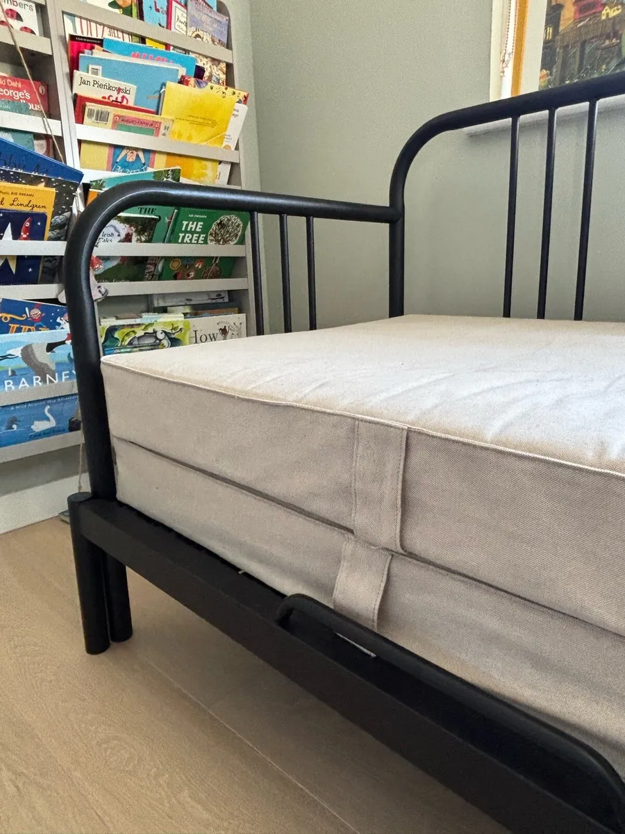 Pull out bed - Image 2