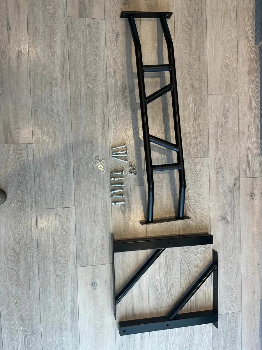 Multi-Grip Wall Mounted Pull-up Bar - Image 1