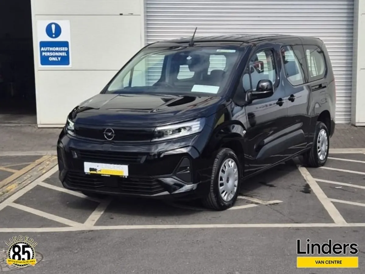 Opel Combo Auto 7 Seat WAV Taxi - Image 2