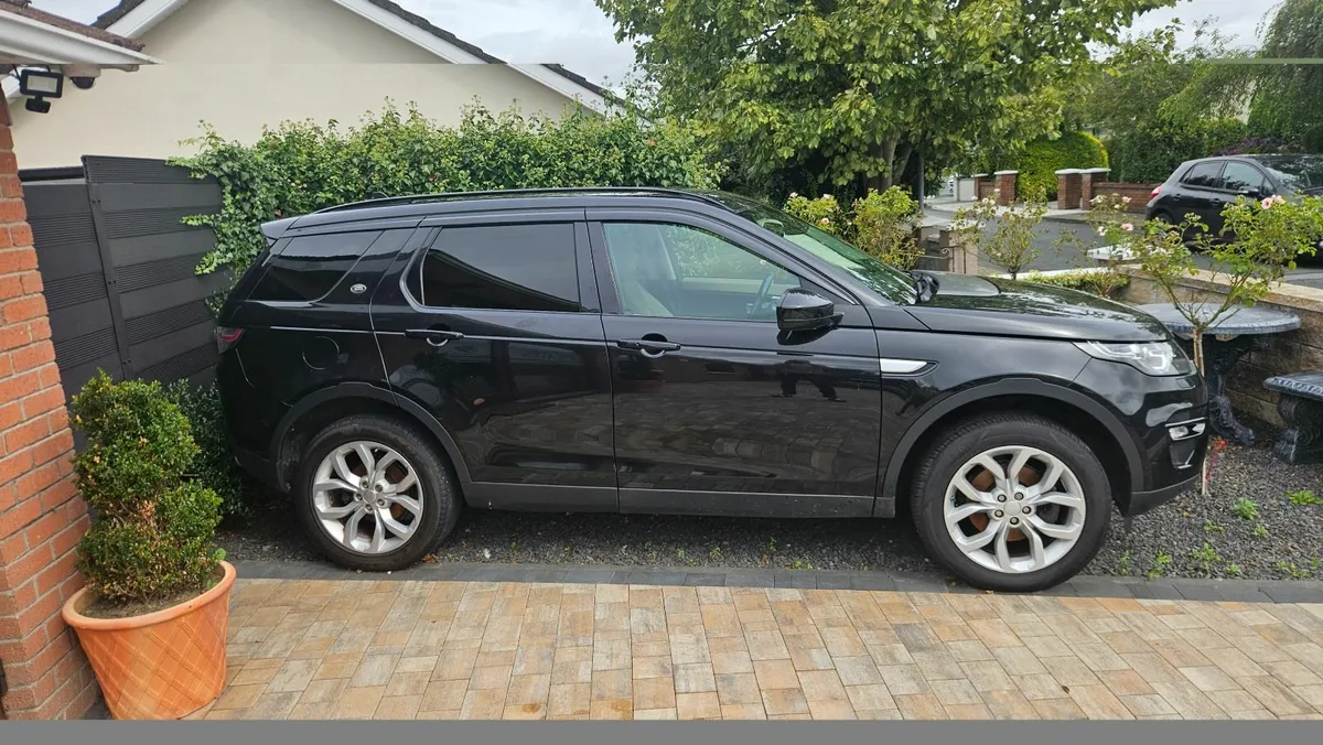 LR Discovery Sport HSE Automatic 7 Seater top spec - Image 1