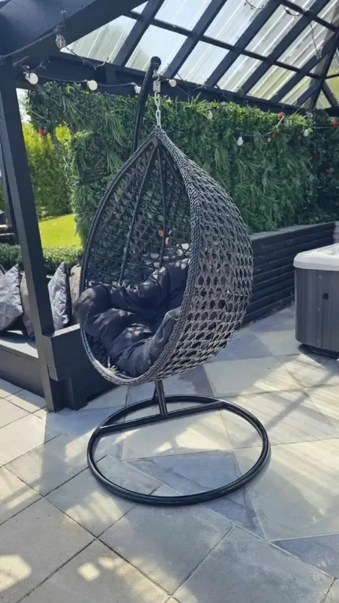 Swing chair Summer sale Free delivery - Image 4