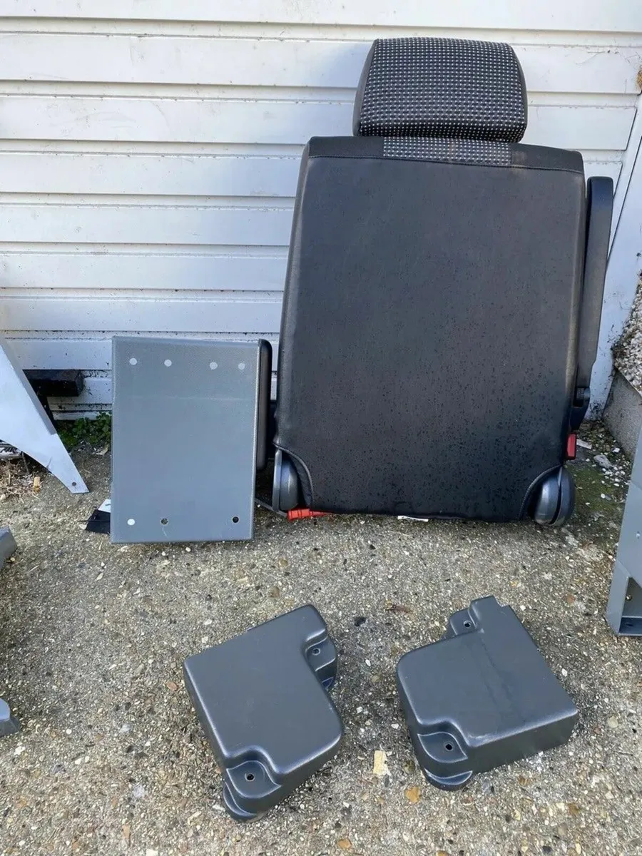 Van Seat-Folding - Image 1