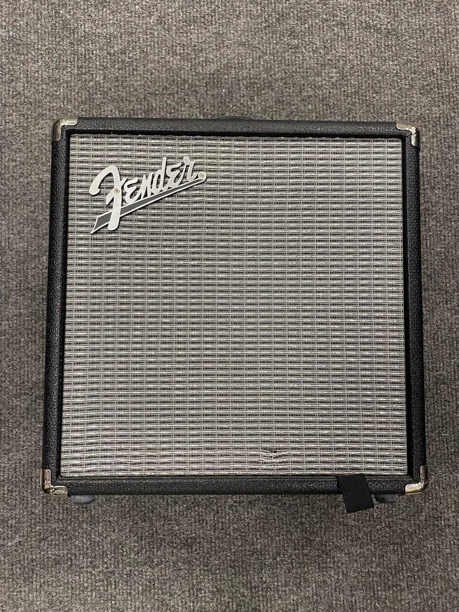 Fender Rumble 15 Bass Amplifier - Image 3