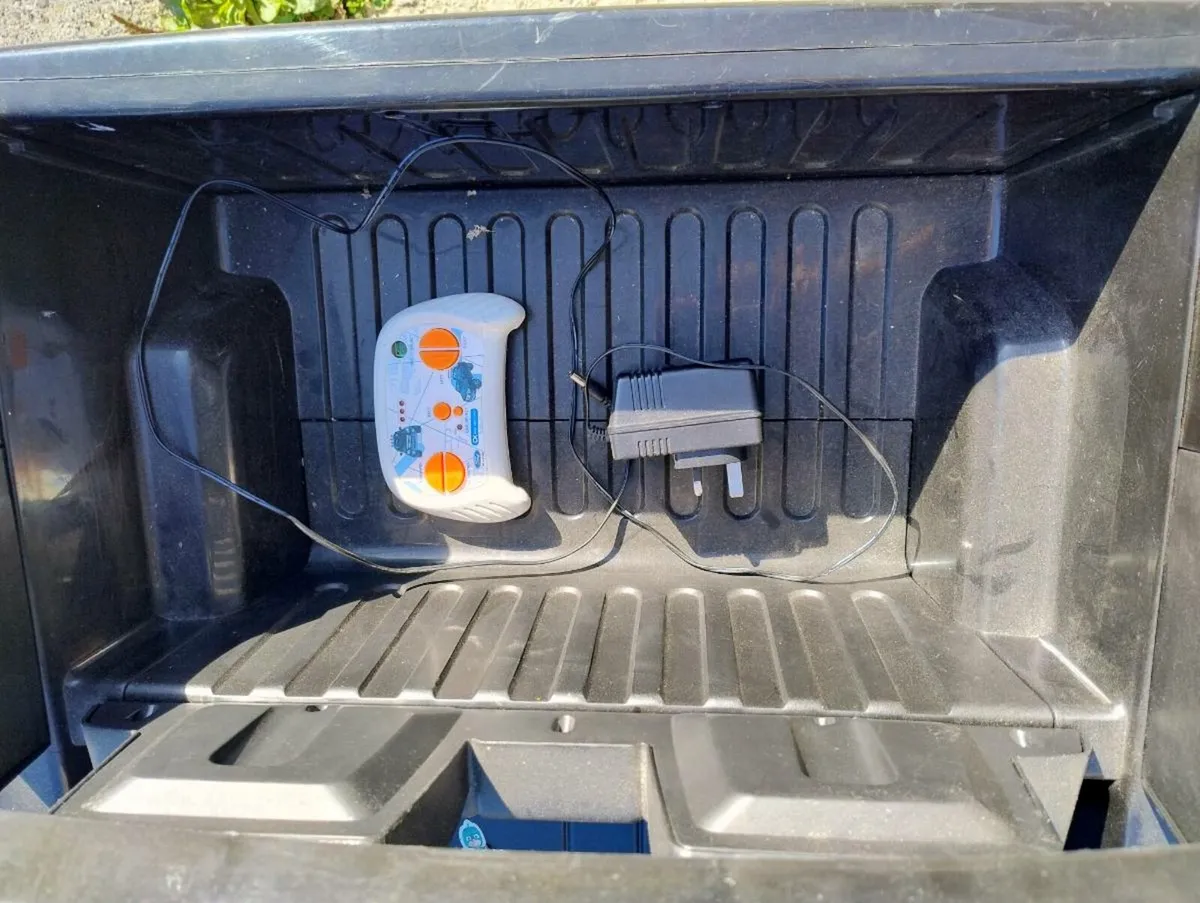 Kid's car jeep toy electric - Image 1