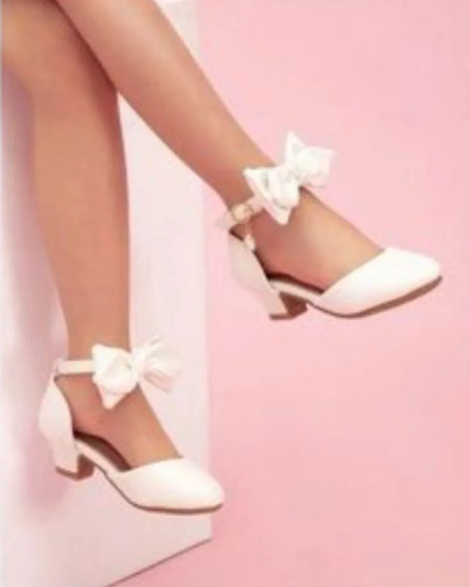Girls Occasion / Communion Shoes: Size 2 - Image 1