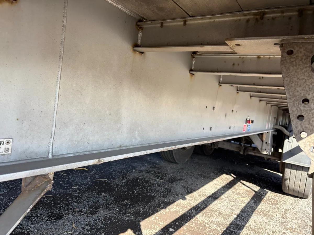 2015 Dennison 4.3MT Curtainside Trailer BPW Drums - Image 4