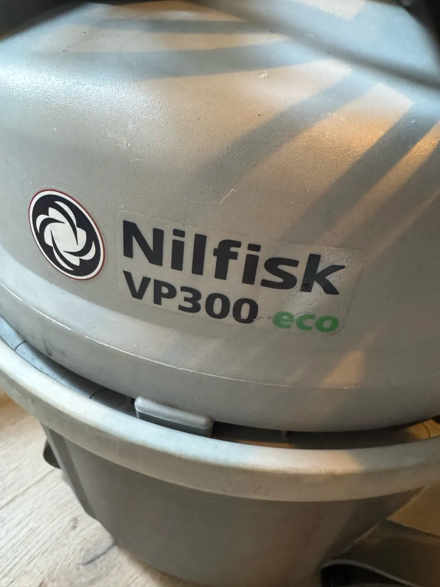 Nilfisk VP300 Eco vacuum cleaner - Image 1