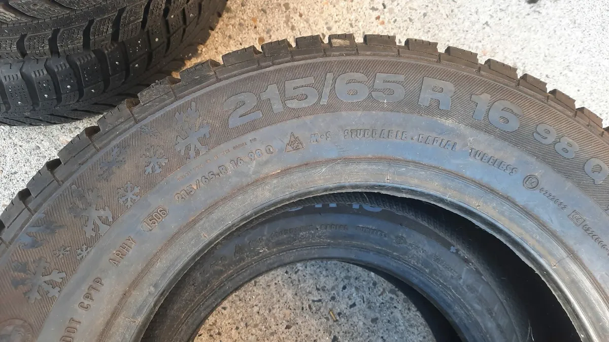5 x 215--- 65-R-16-- Jeep tyres each - Image 4