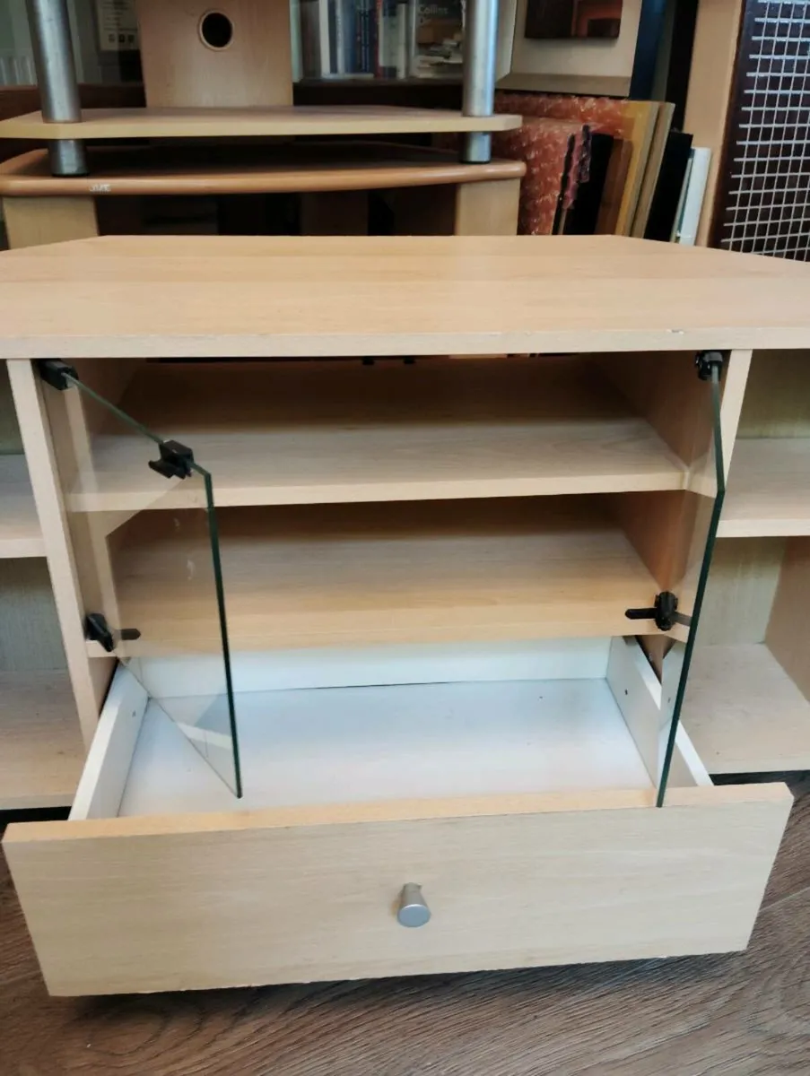 Cabinet. - Image 3