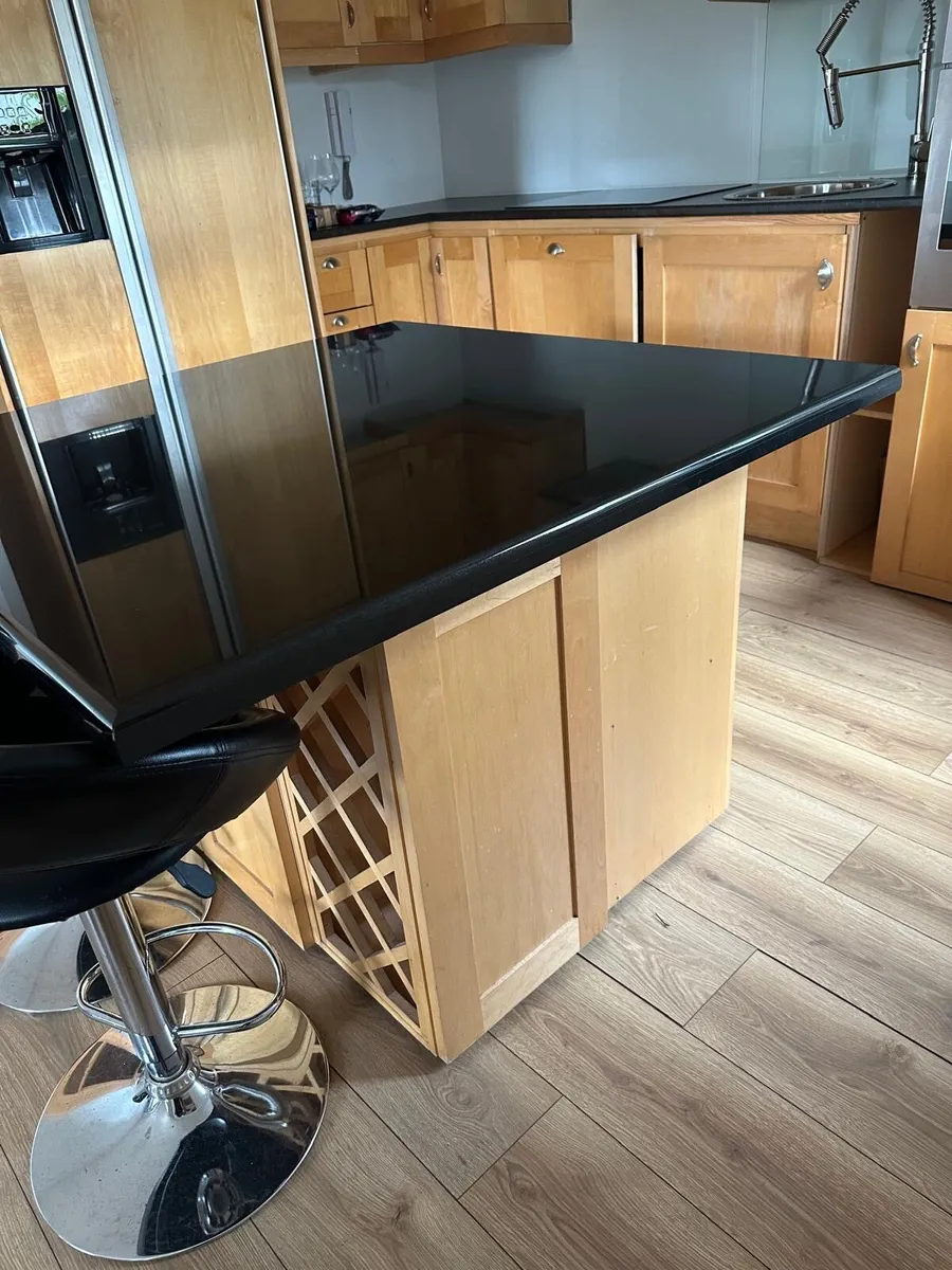 Kitchen Island unit - Image 1