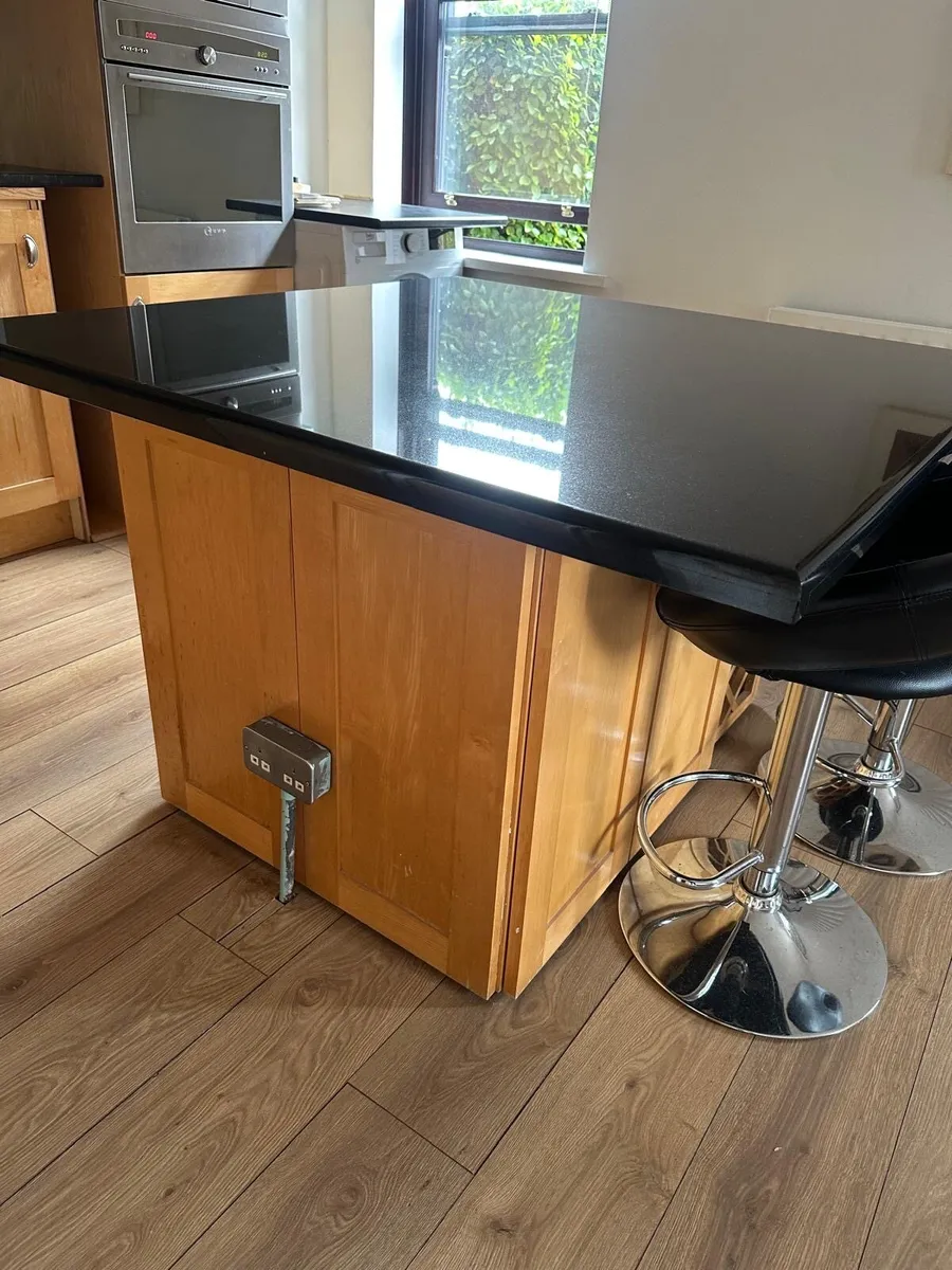 Kitchen Island unit - Image 3