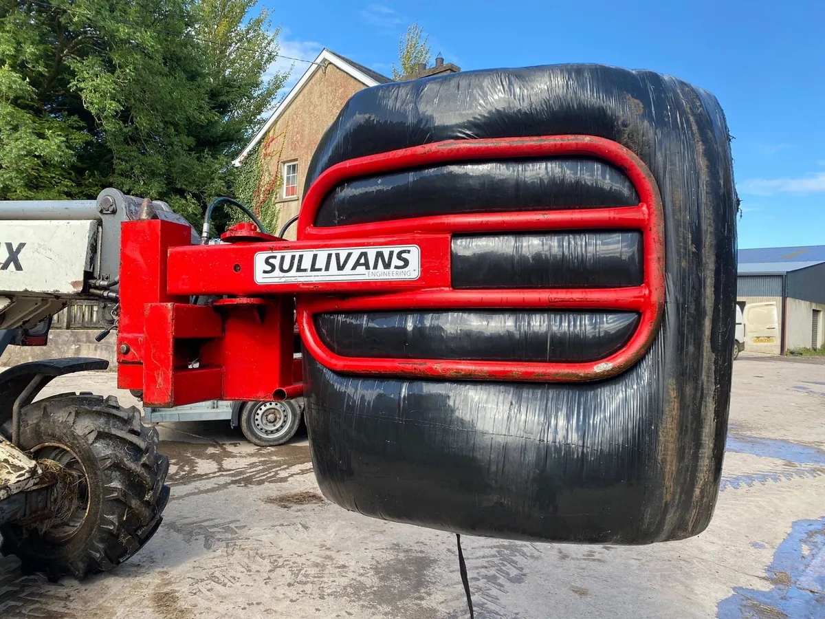 Sullivans bale stacker - Image 1