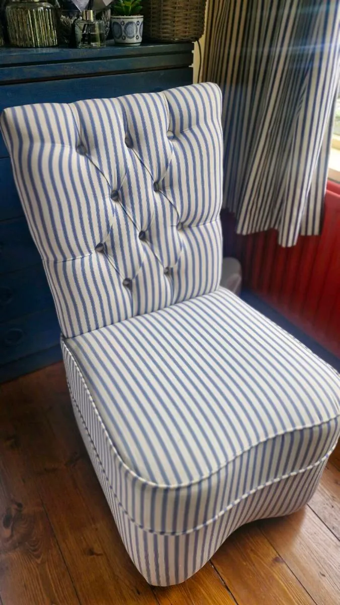 Bedroom/living room chair - Image 1