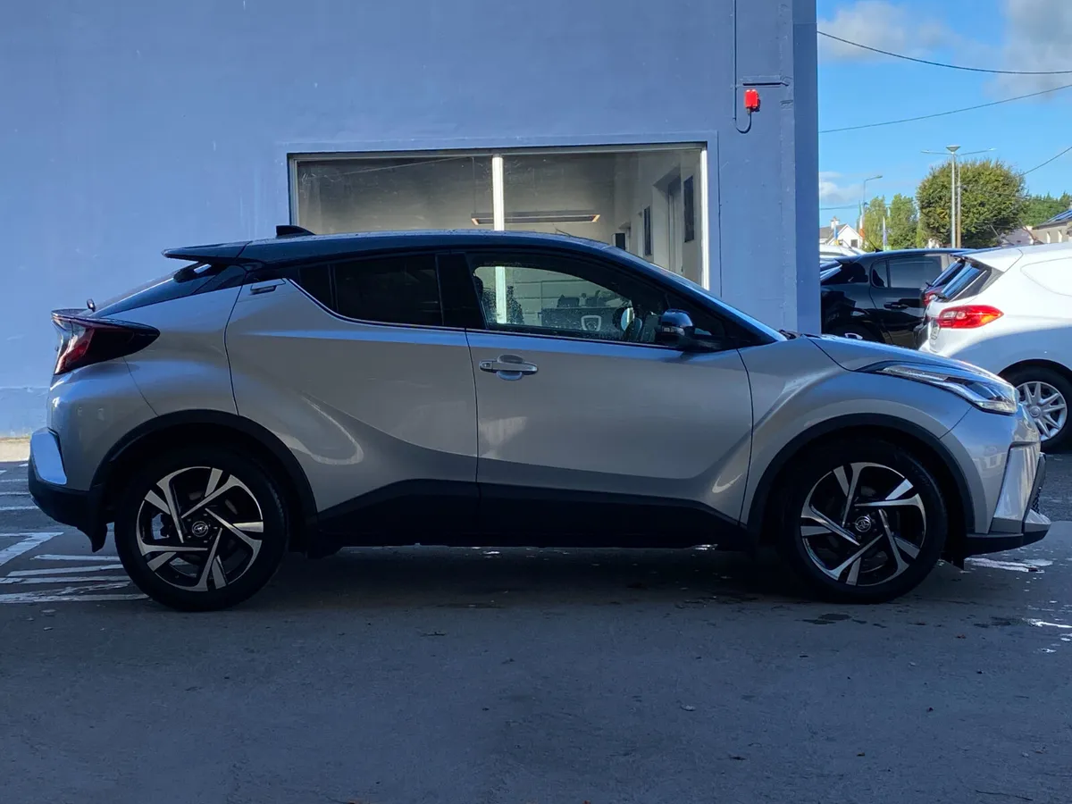 Toyota C-HR 1.8 HYBRID SPORT Bi-Tone - Image 2