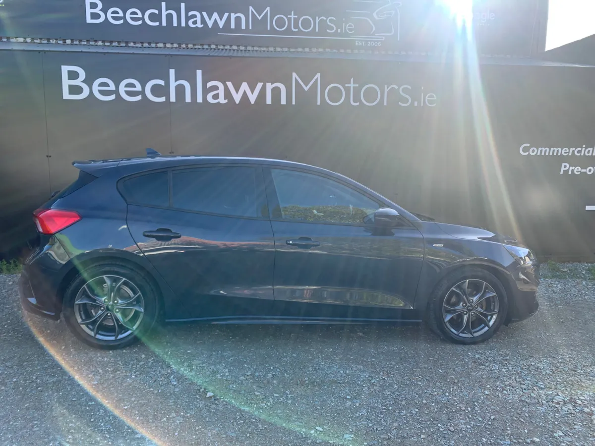 FORD FOCUS 1.5 TDCI 120 PS ST LINE AUTO 5DR - Image 2