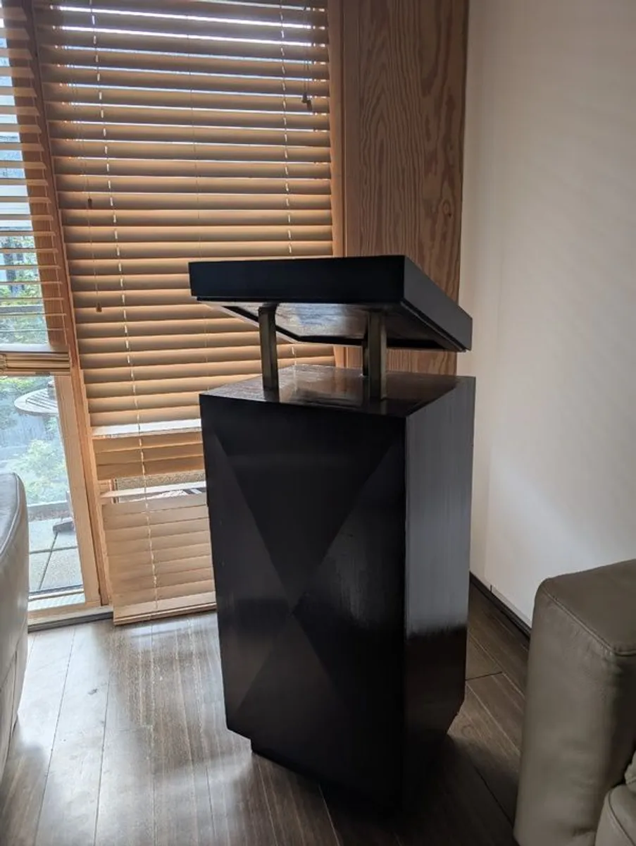 Lectern - Image 1