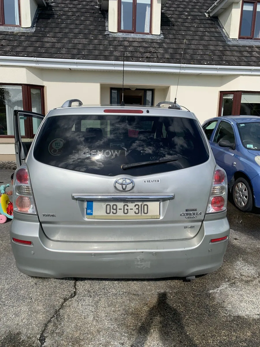 Toyota Corolla versus - Image 2