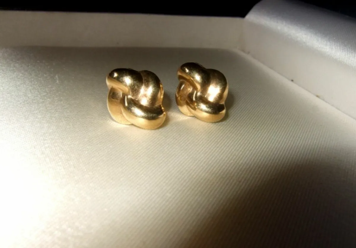 Vintage 9ct Gold Chunky Knot Earrings - Image 3