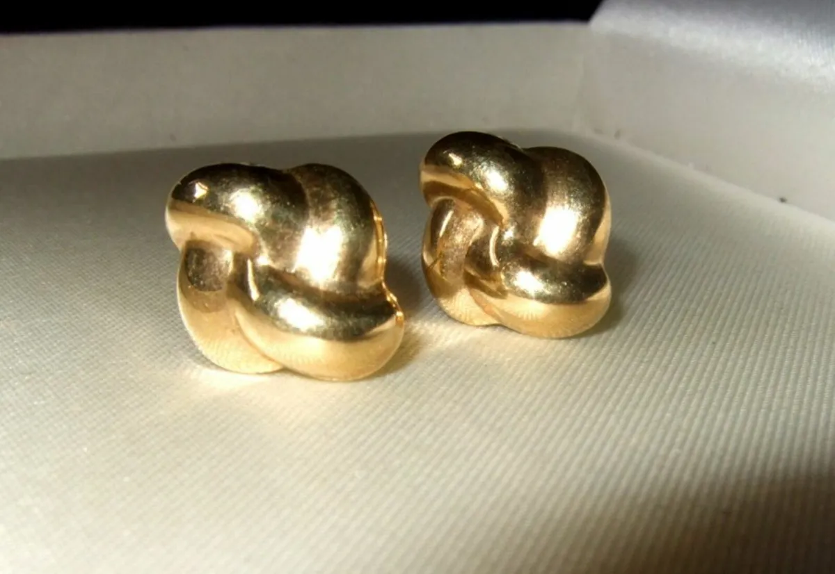 Vintage 9ct Gold Chunky Knot Earrings - Image 1