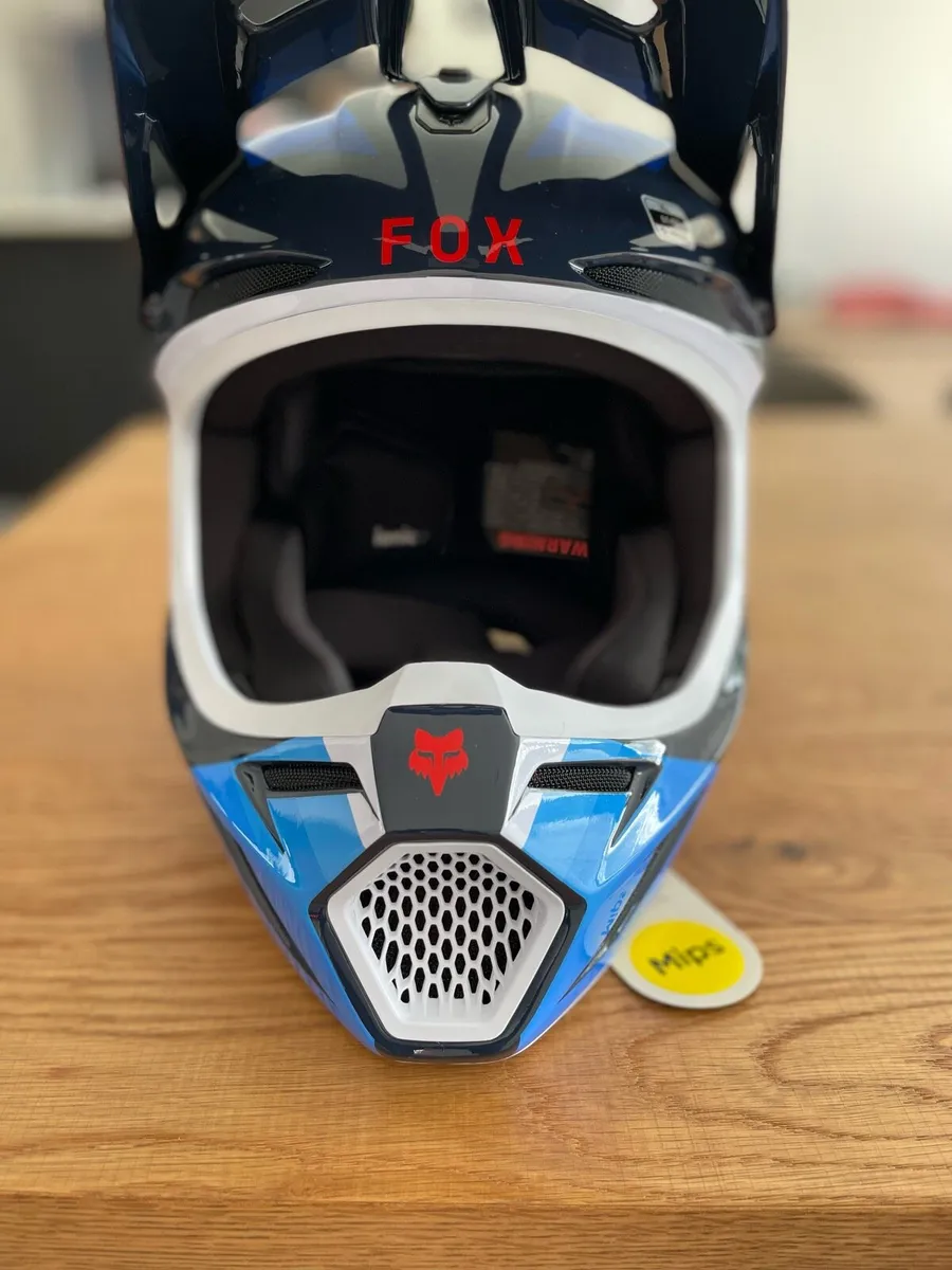 Fox V3 Helmet - Image 3
