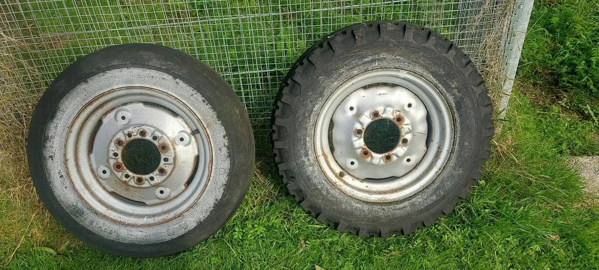 Tractor wheels etc, yard clearance - Image 4