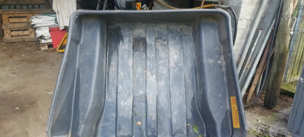 Tractor wheels etc, yard clearance - Image 4