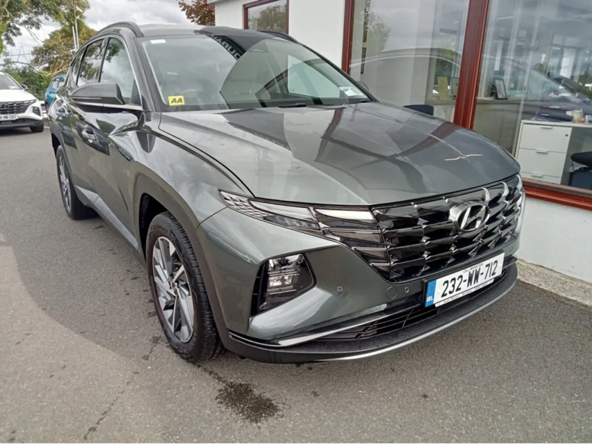 Hyundai Tucson EXECUTIVE PLUS 5DR - Image 1